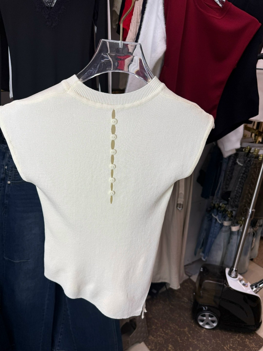 блузка с круглым вырезом,трикотажный жилет,жилет вязаный,жилет женский,топы модные