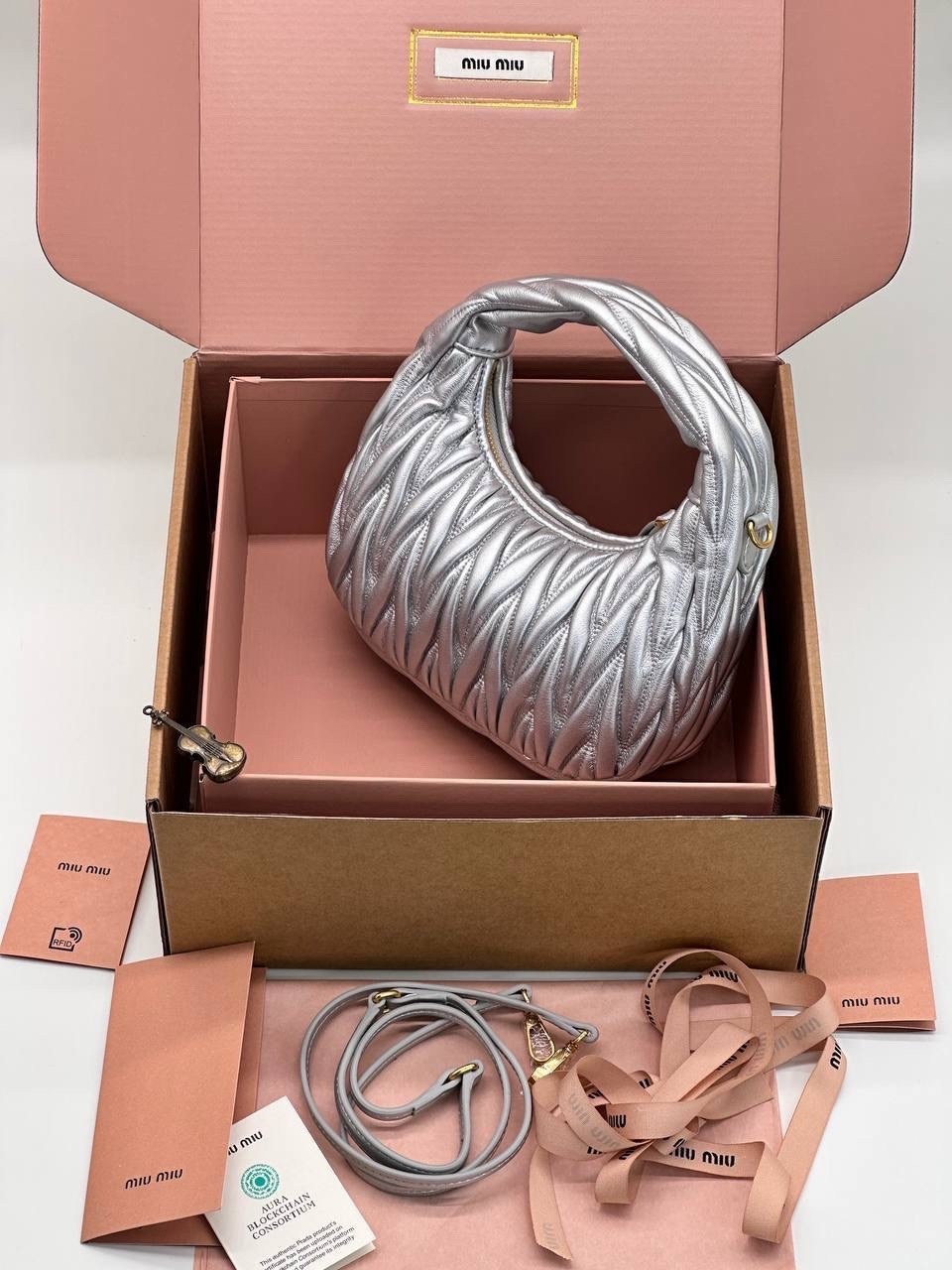 сумка miu miu miu wander светло серая,сумка женская miu miu,сумка miu miu оригинал,miu miu сумка,сумка miu miu миу