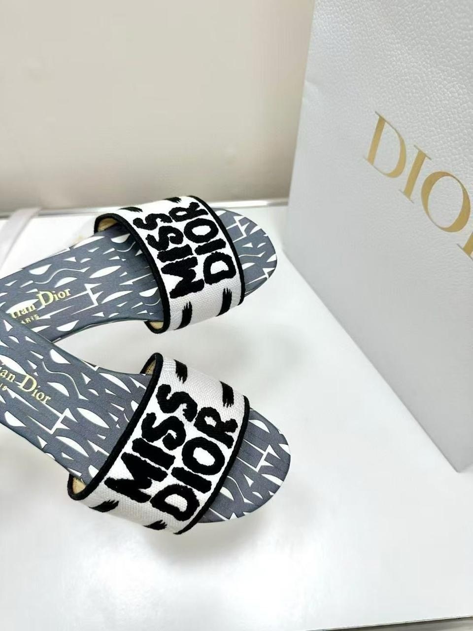 шлепанцы christian dior,женские шлепанцы,шлепки диор,dior женские,dway шлепанцы dior