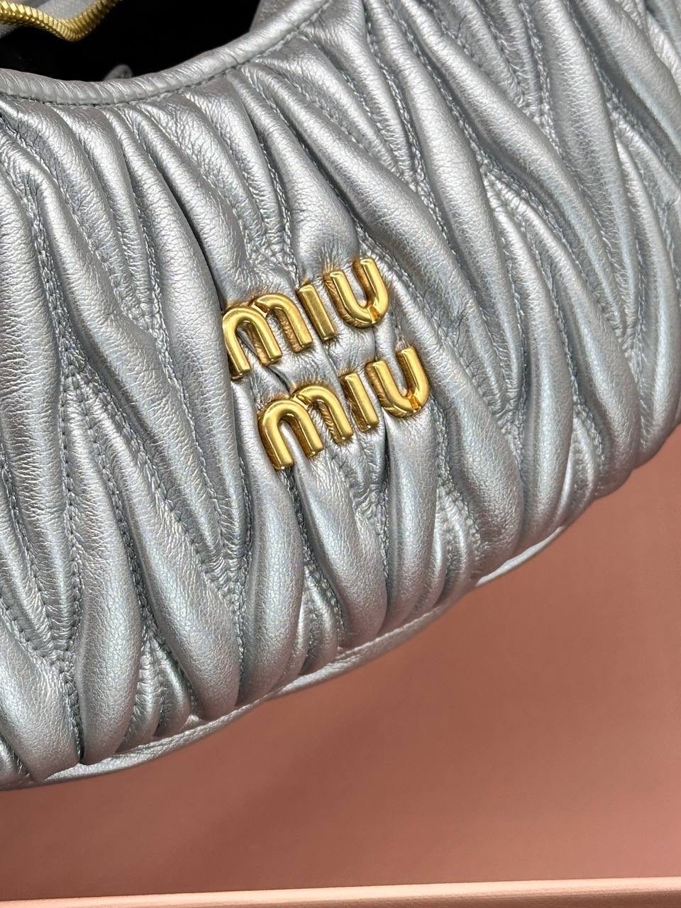 сумка miu miu miu wander светло серая,сумка женская miu miu,сумка miu miu оригинал,miu miu сумка,сумка miu miu миу