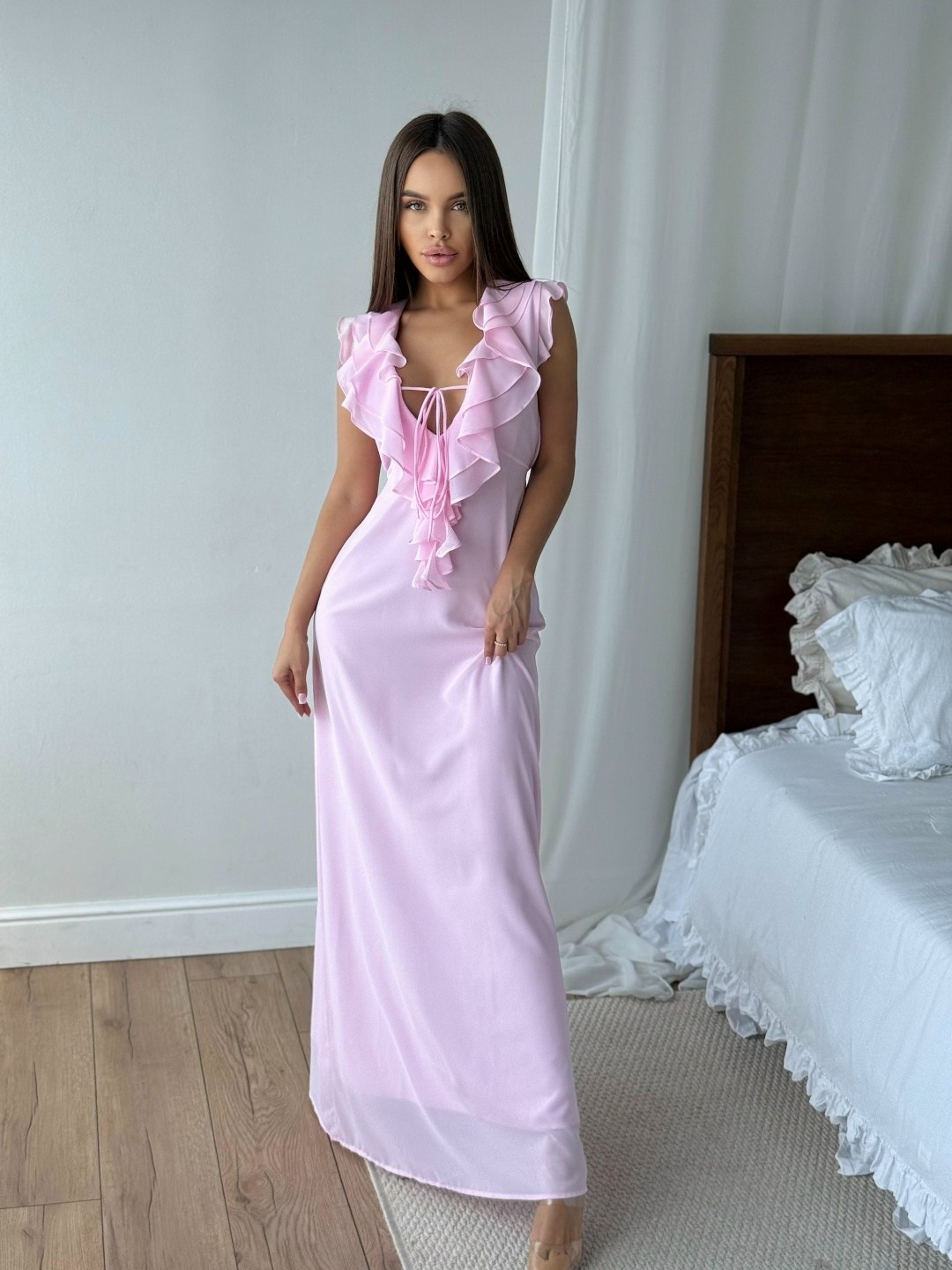 атласное платье,розовое платье,платье на бретельках,платье женской,платья