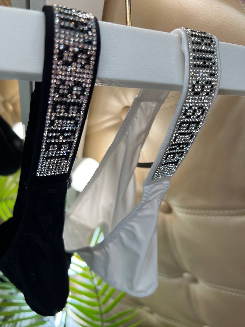 девушка,красивая женская тело,женщина красивая,красивая девушка,модель алена омович с расстегнутыми штанами