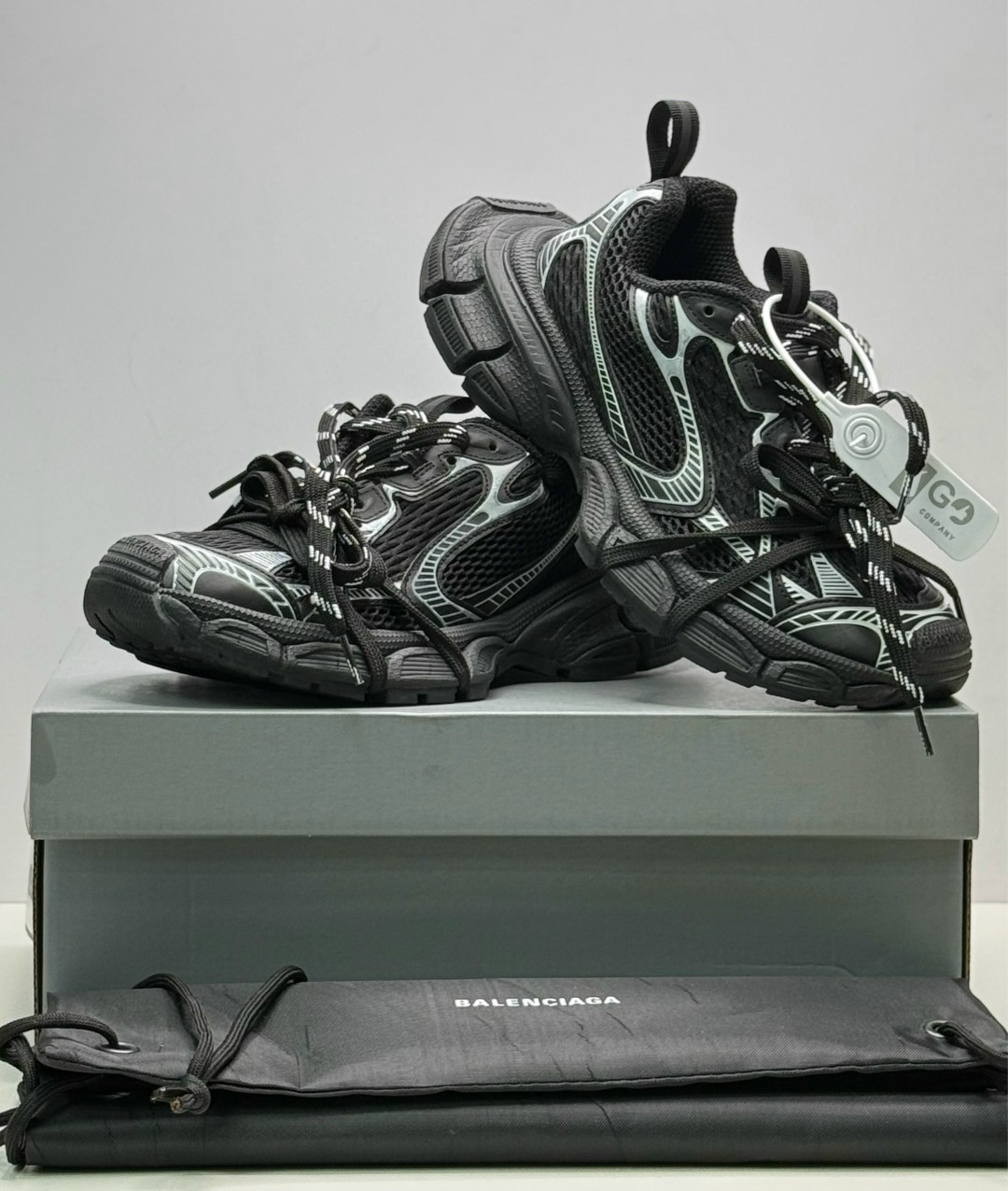 кроссовки 3xl balenciaga черный,кроссовки женские balenciaga,кроссовки balenciaga 3xl 734731w3xl premium black-wht,мужские массивные кроссовки balenciaga 3xl черный/серебряный,кроссовки balenciaga