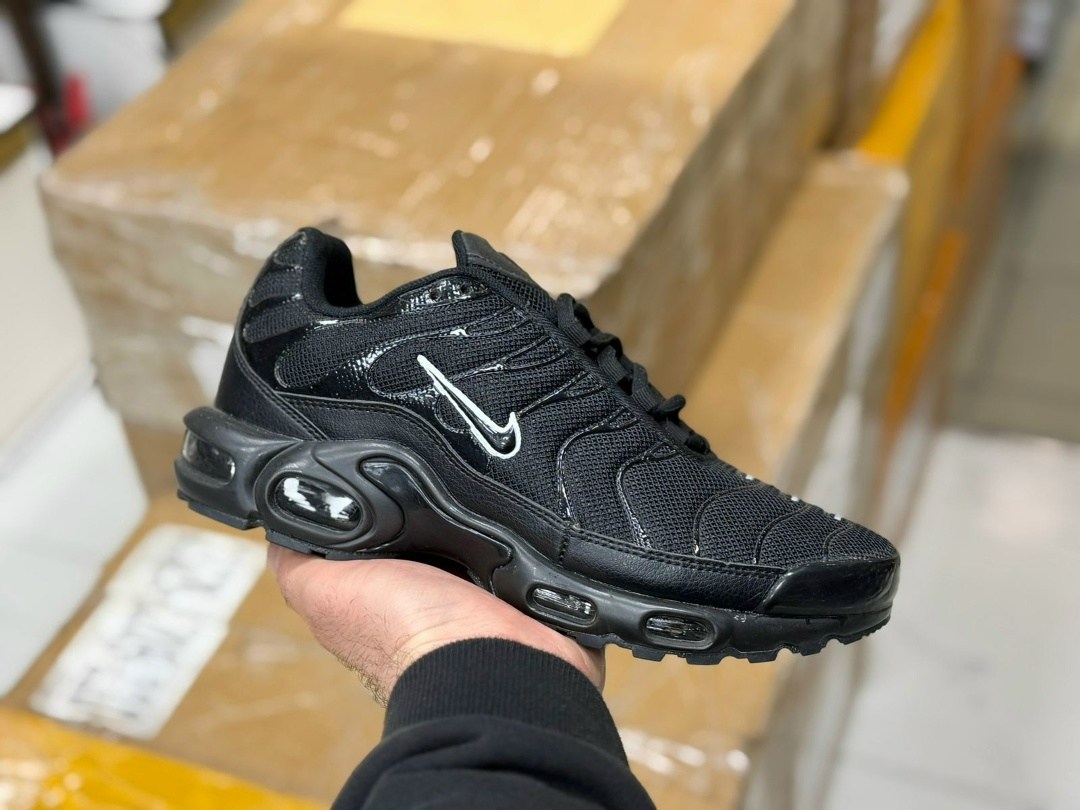 кроссовки nike air max tn plus,nike tn air max plus black,кроссовки мужские nike air max tn plus,nike air max plus tn,кроссовки nike air max plus