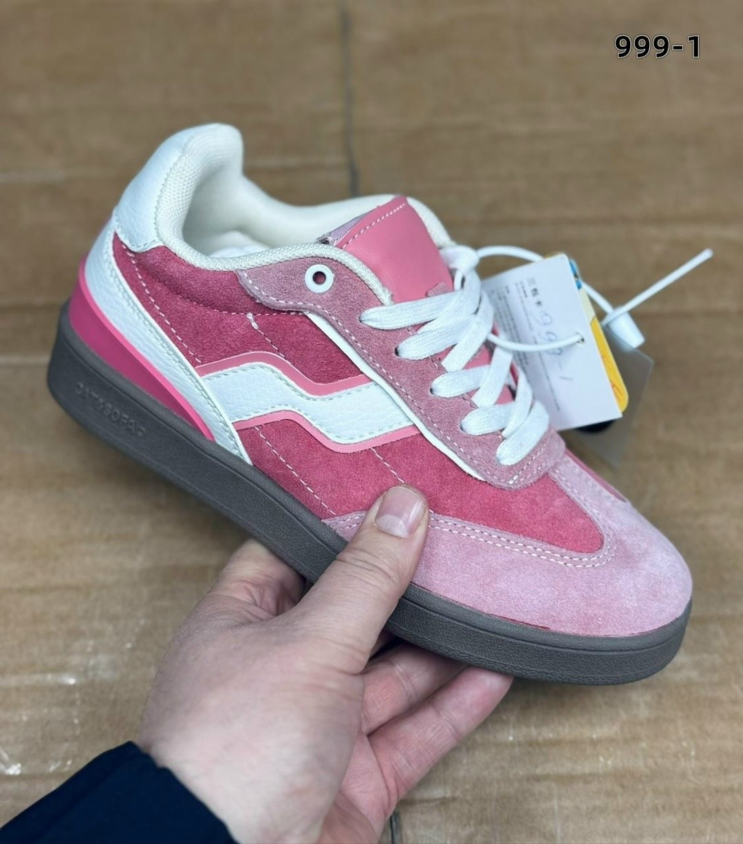 ,кроссовки низкие,кроссовки adidas,повседневные кроссовки,женские кроссовки