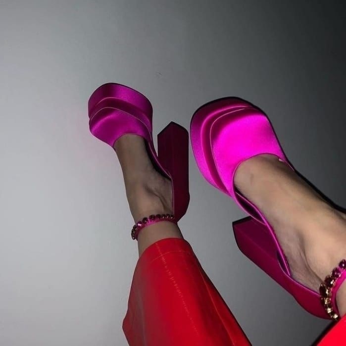 босоножки на платформе и каблуке,versace medusa aevitas туфли,туфли на каблуке розовые,каблуки розовые,каблуки туфли