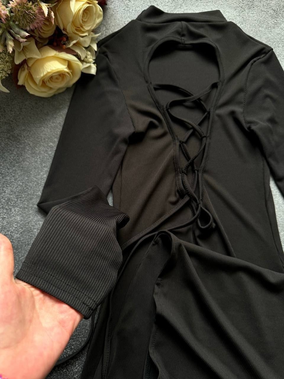 платье с открытой спиной,стильное платье,модное платье,повседневные платья,черное платье