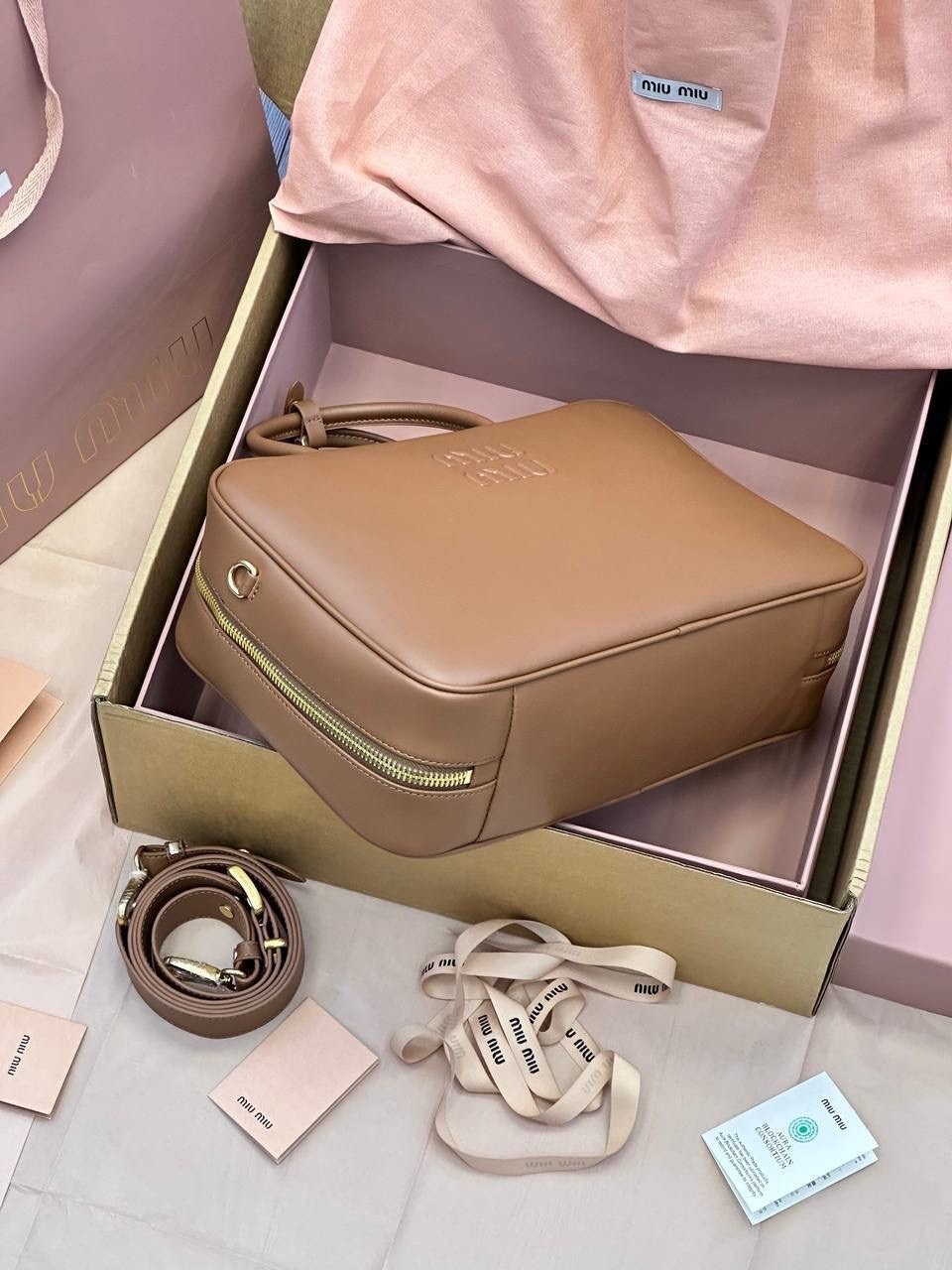 сумка женская miu miu,сумка miu miu,сумка miu miu коричневая,сумка тоут miu miu,miu miu сумка кросс-боди