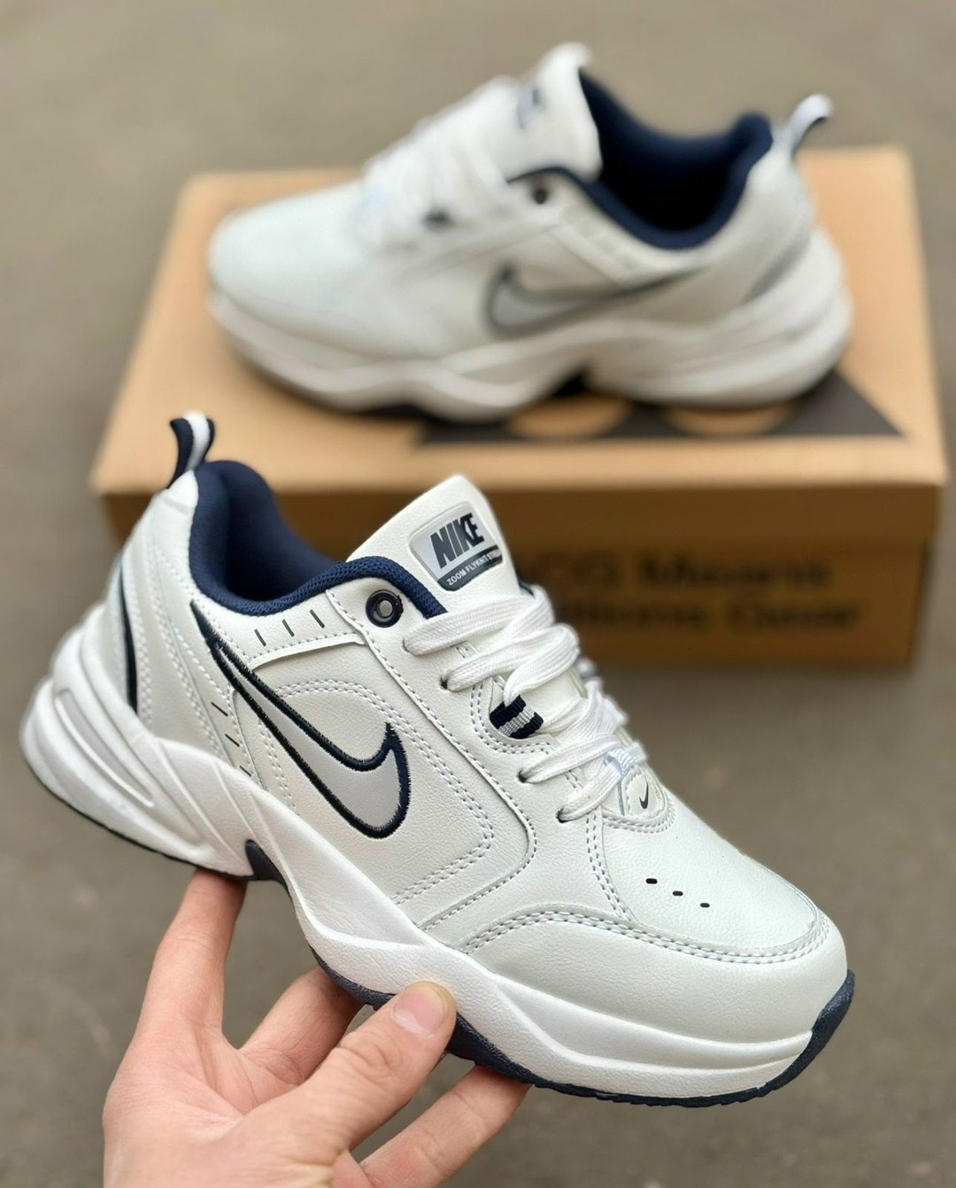 кроссовки nike air monarch iv,белые кроссовки мужские nike air monarch,кроссовки найк монарх 4,кроссовки nike air monarch,nike air monarch iv