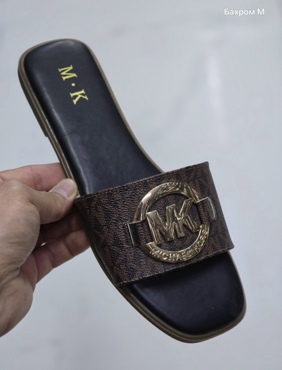 шлепанцы женские,,шлепки женские,шлепки майкл корс,тапочки модные