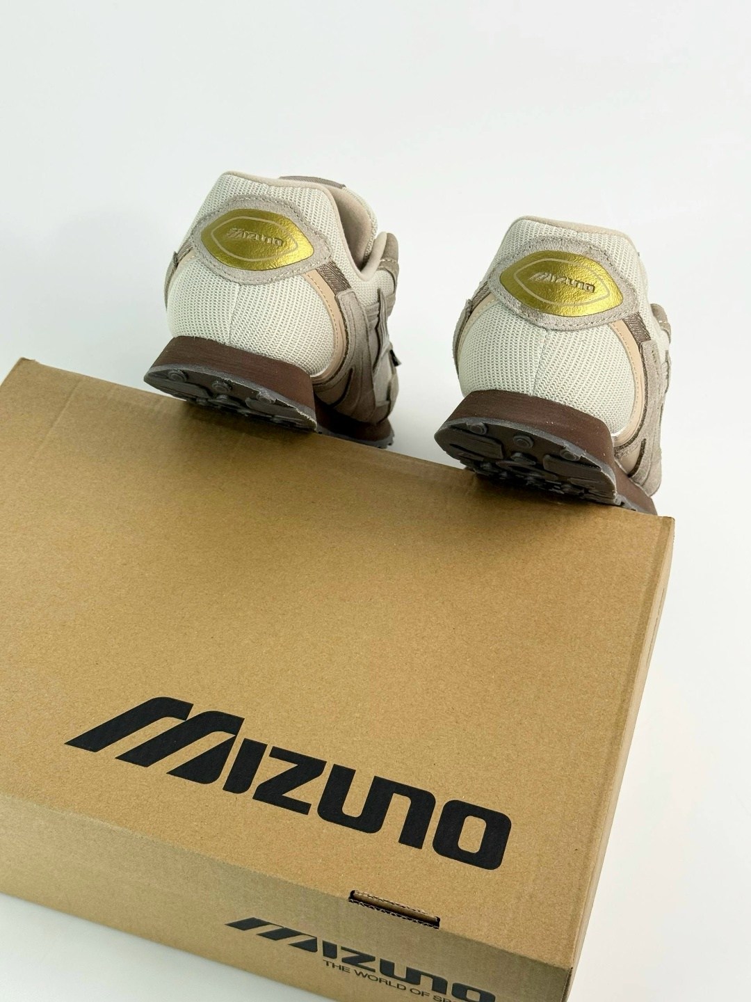 кроссовки mizuno,женские кроссовки mizuno,кроссовки mizuno sky medal,кроссовки повседневные,оригинальные кроссовки