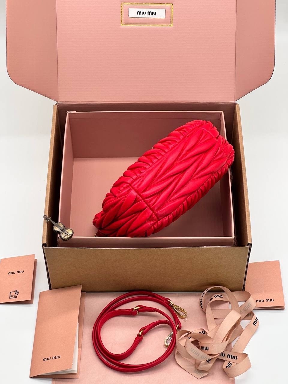 сумка miu miu,сумки миу миу,сумка женская miu miu,женская сумка,миу миу сумка оригинал