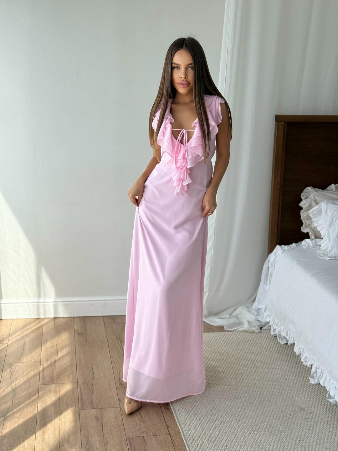 атласное платье,розовое платье,платье на бретельках,платье женской,платья