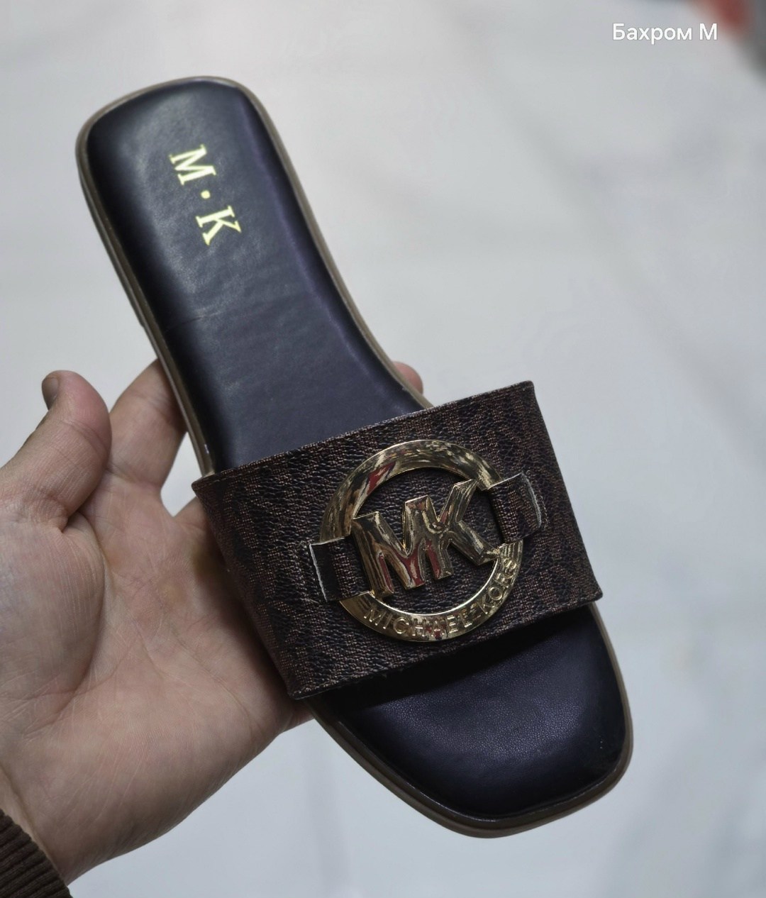 шлепанцы женские,,шлепки женские,шлепки майкл корс,тапочки модные
