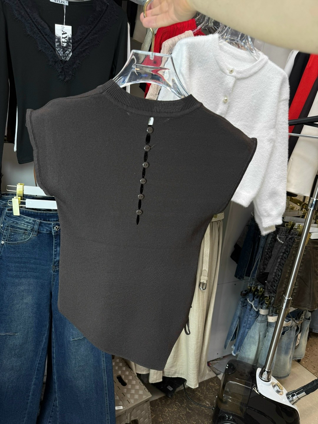 блузка с круглым вырезом,трикотажный жилет,жилет вязаный,жилет женский,топы модные