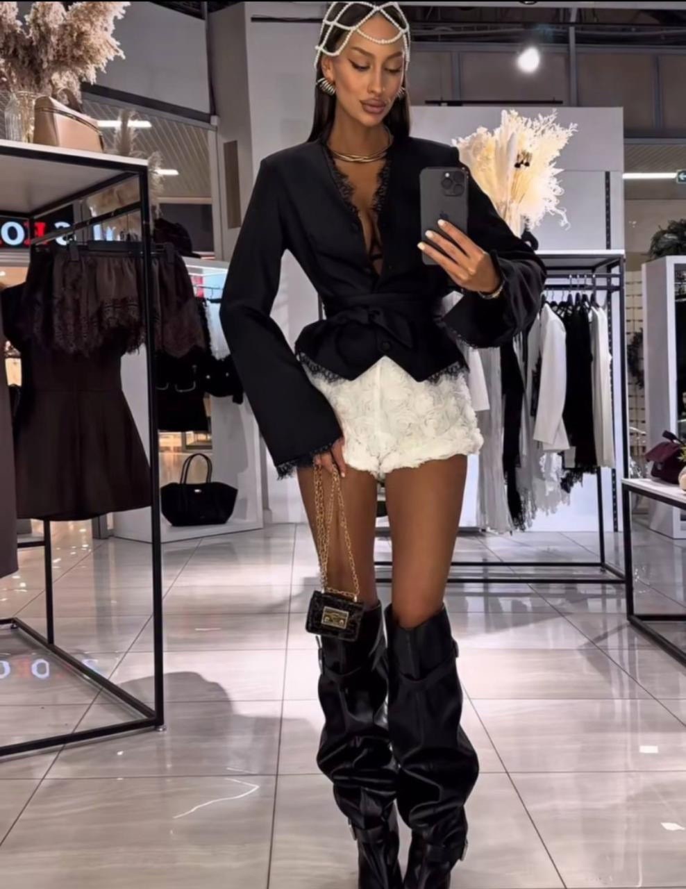 элегантные костюмы,брючный костюм белый,белые костюмы,шелковый костюм,белый шелковый костюм