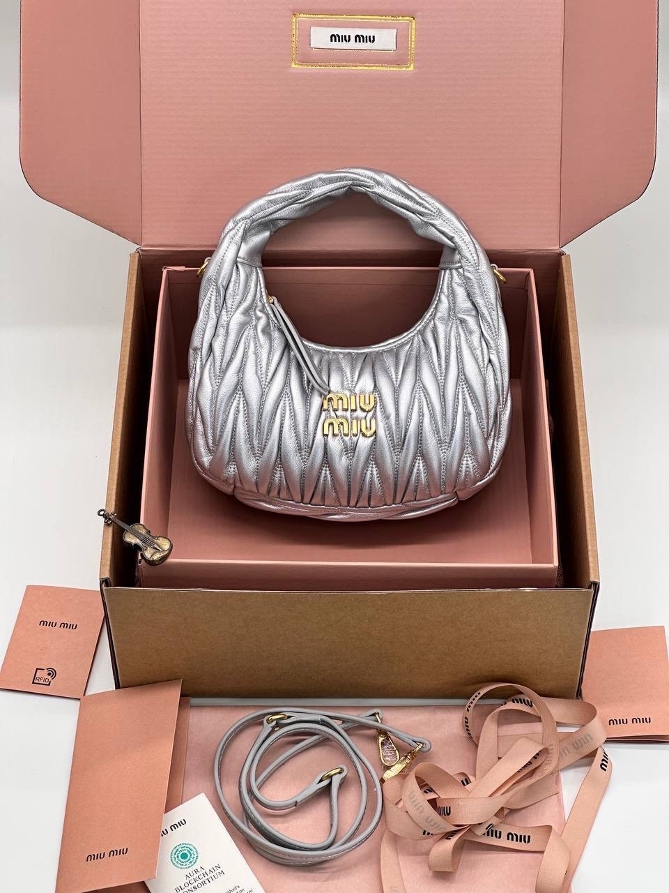 сумка miu miu miu wander светло серая,сумка женская miu miu,сумка miu miu оригинал,miu miu сумка,сумка miu miu миу