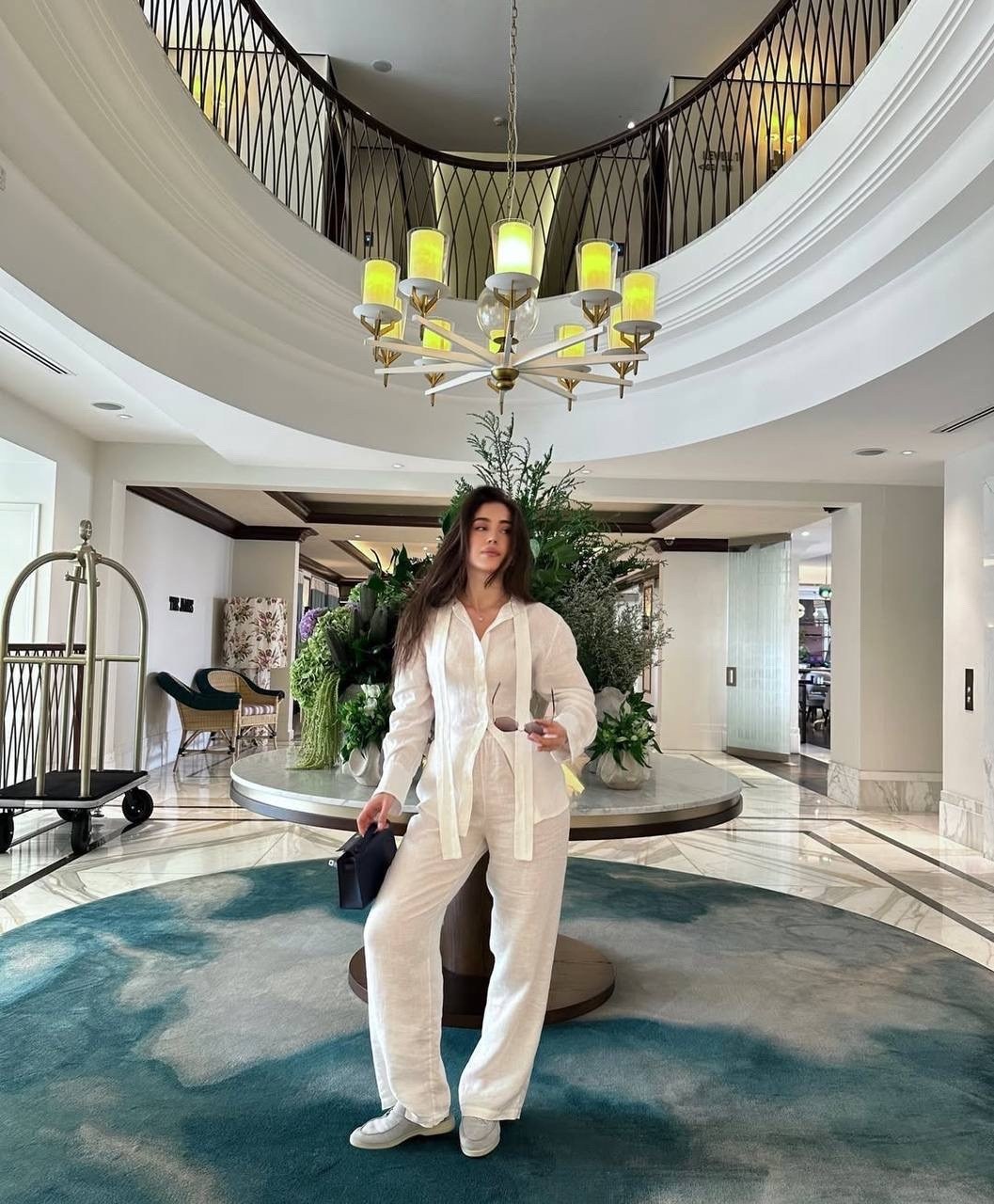 красный костюм,красная одежда для женщин,костюм женский,женское белье