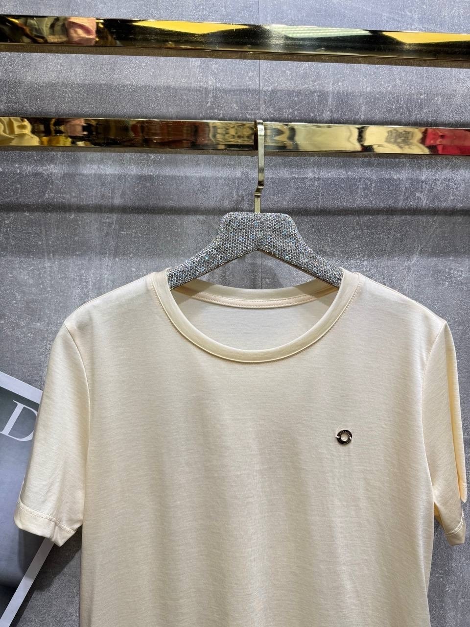 модные женские рубашки 2025,модель мода,женская мода,мода модная,модная женская рубашка