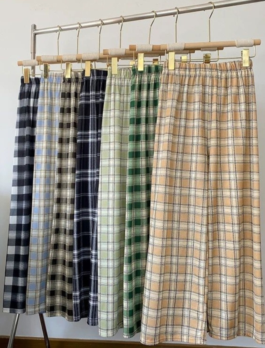 клетчатые штаны широкие,женские клетчатые брюки с широкими штанинами,тонкие клетчатые брюки,клетчатые брюки с широкими штанинами,клетчатые брюки женские широкие