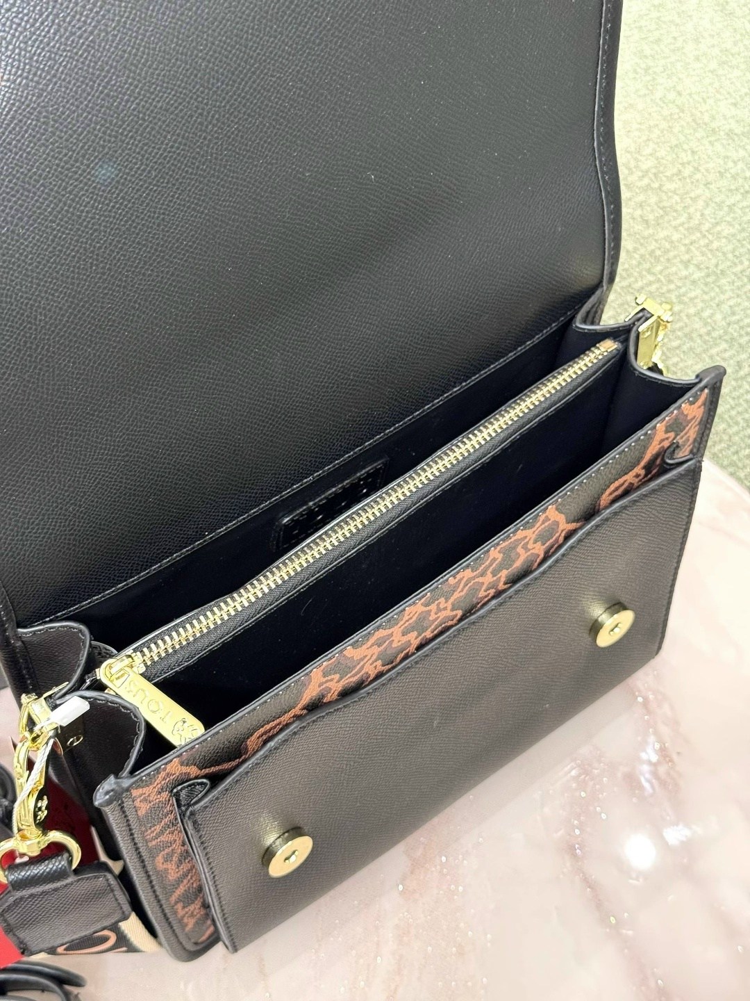 tous сумка на плечо,сумка tous,женская сумка tous,сумка tous размер 25/20см экокожа,женская сумка в стиле tous материал эко кожа