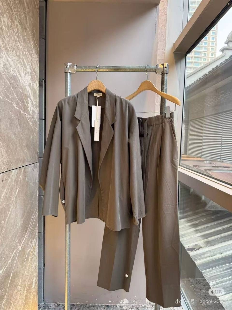 стильные костюмы,брючный костюм,костюм стиль,серый брючный костюм