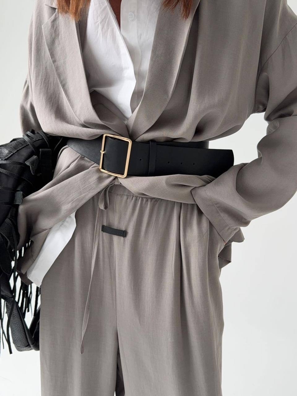 стильные костюмы,брючный костюм,костюм стиль,серый брючный костюм