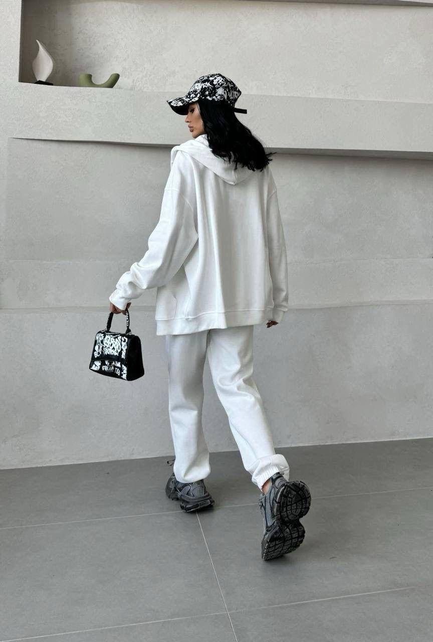 спортивный женский костюм,спортивный костюм,белый костюм женский на флисе,костюм на флисе,женский костюм спортивный на флисе