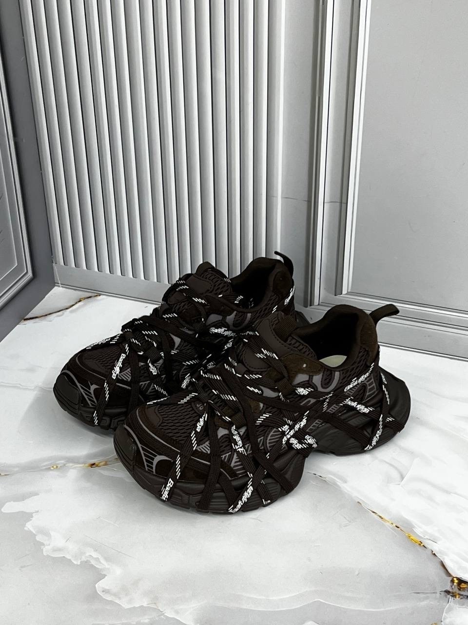 кроссовки 3xl extreme lace массивные на шнуровке balenciaga,кроссовки balenciaga,женские кроссовки balenciaga,мужские кроссовки balenciaga track в стиле баленсиага черные многослойная подошва,кроссовк