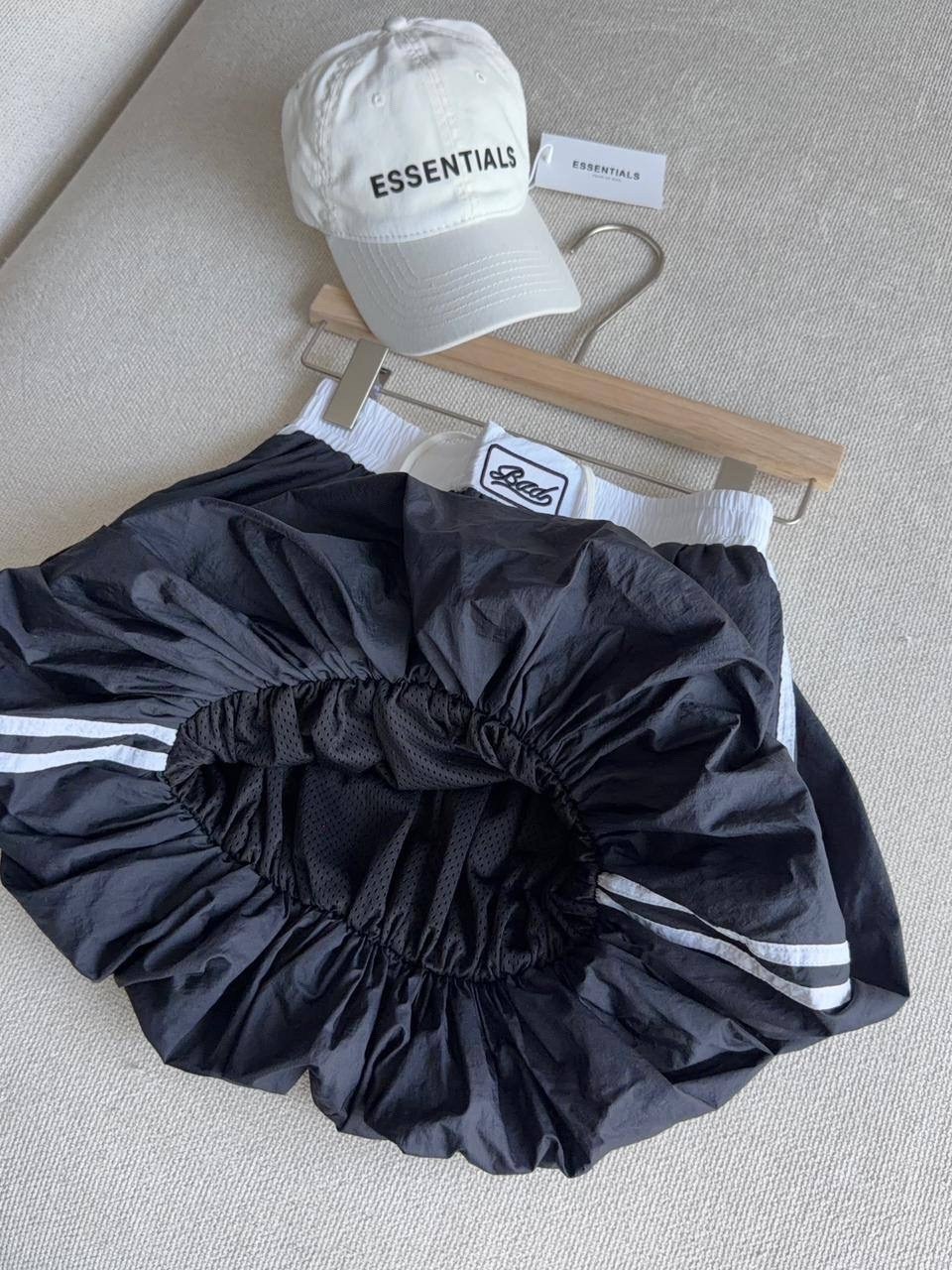 женские шорты,спортивные шорты,шорты balenciaga,широкие шорты,шорты для женщин