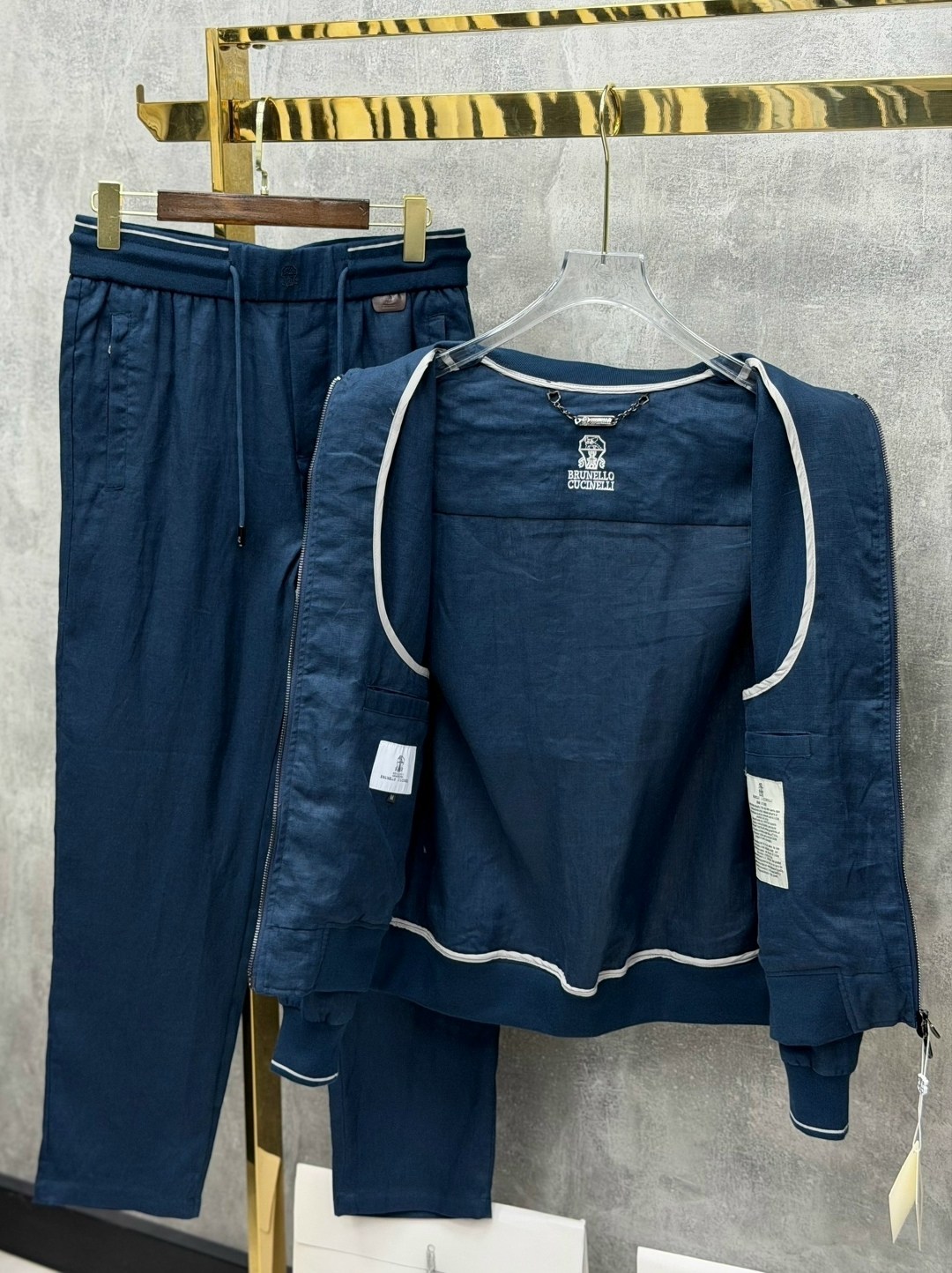 спортивный костюм brunello cucinelli,спортивный костюм stefano ricci,спортивный костюм мужской loro piana,костюм спортивный вельвет loro piana,костюм спортивный loro piana