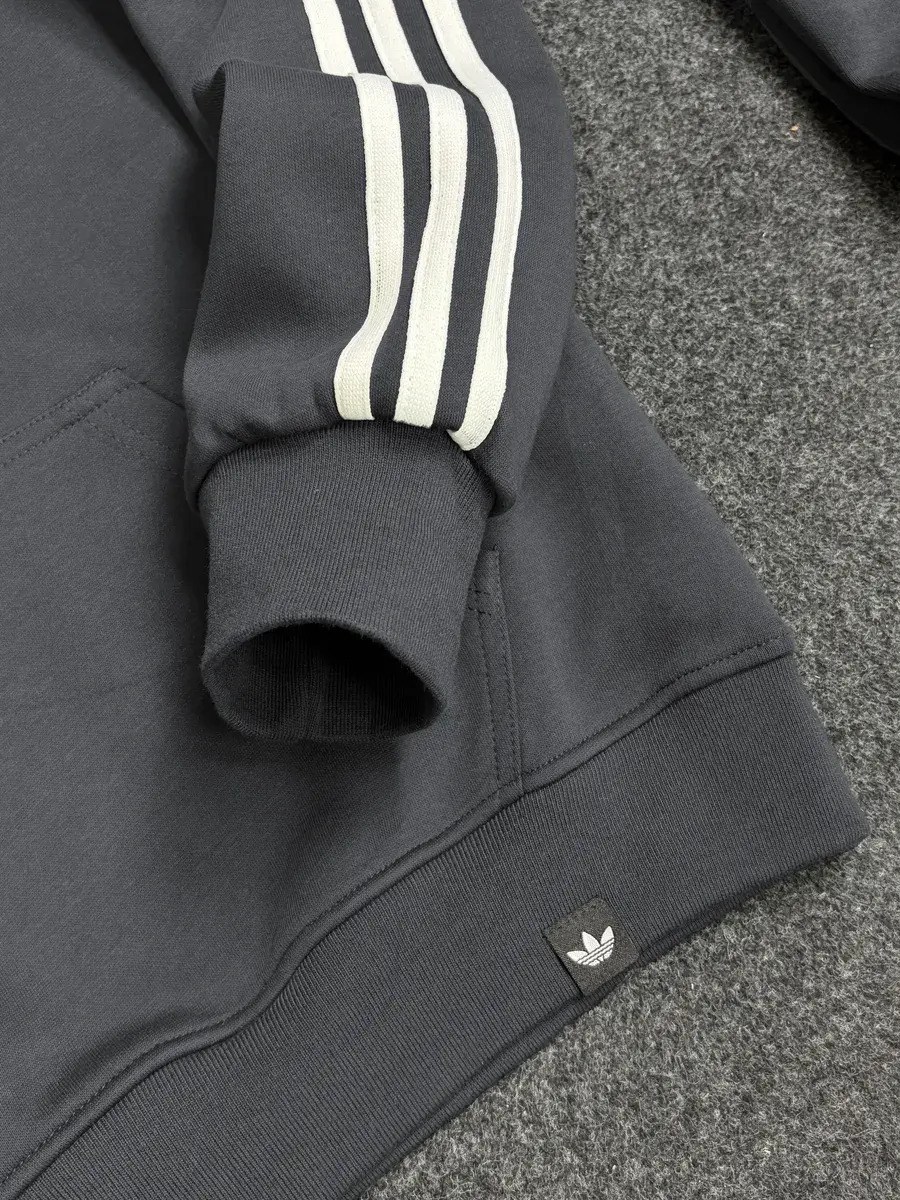 мужской спортивный костюм adidas,спортивный костюм adidas,мужской теплый спортивный костюм adidas,спортивный теплый костюм adidas,спортивный костюм adidas на флисе