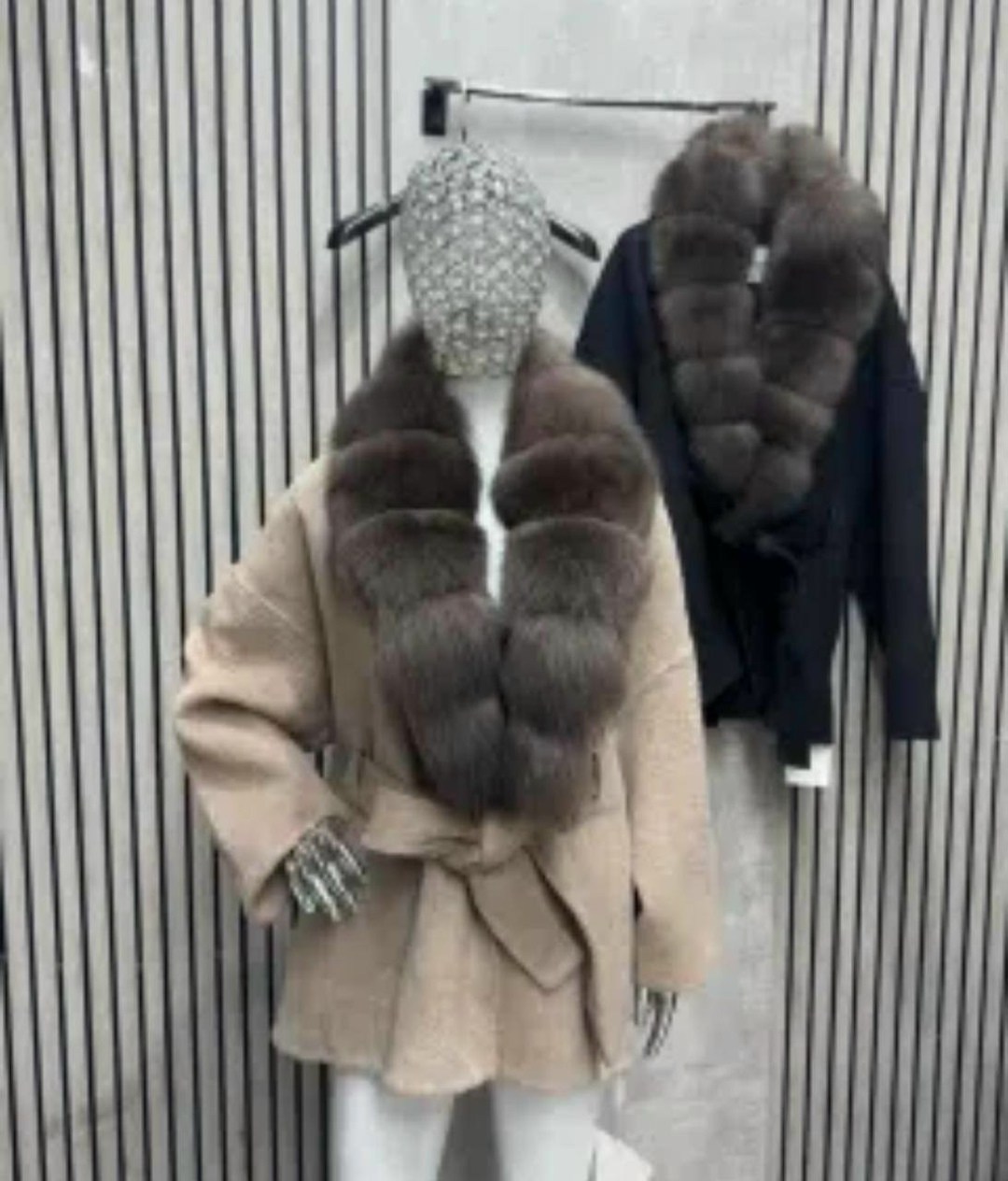 пальто с мехом,женское пальто кашемир с натуральным мехом песца,пальто с песцом,пальто с соболем,пальто кашемировое с натуральным мехом