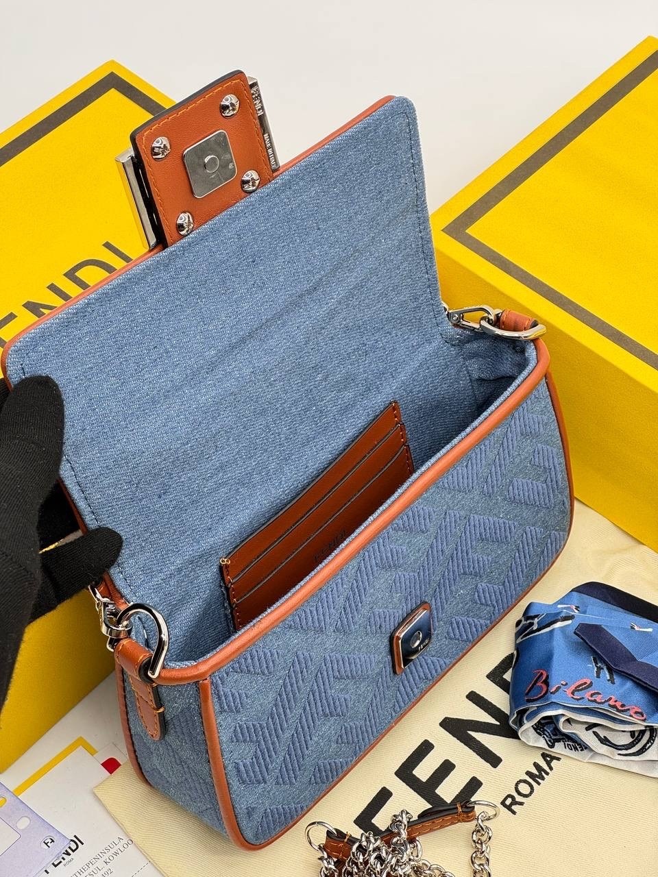 женская сумка fendi,cумка fendi,fendi сумка на плечо,fendi сумка на плечо кросс-боди,сумка на плечо