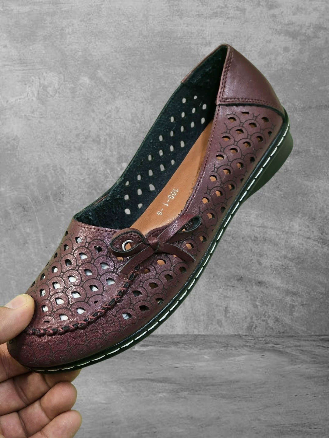 лоферы с перфорацией женские,,женские туфли на плоской подошве, с перфорацией женская, на плоской подошве