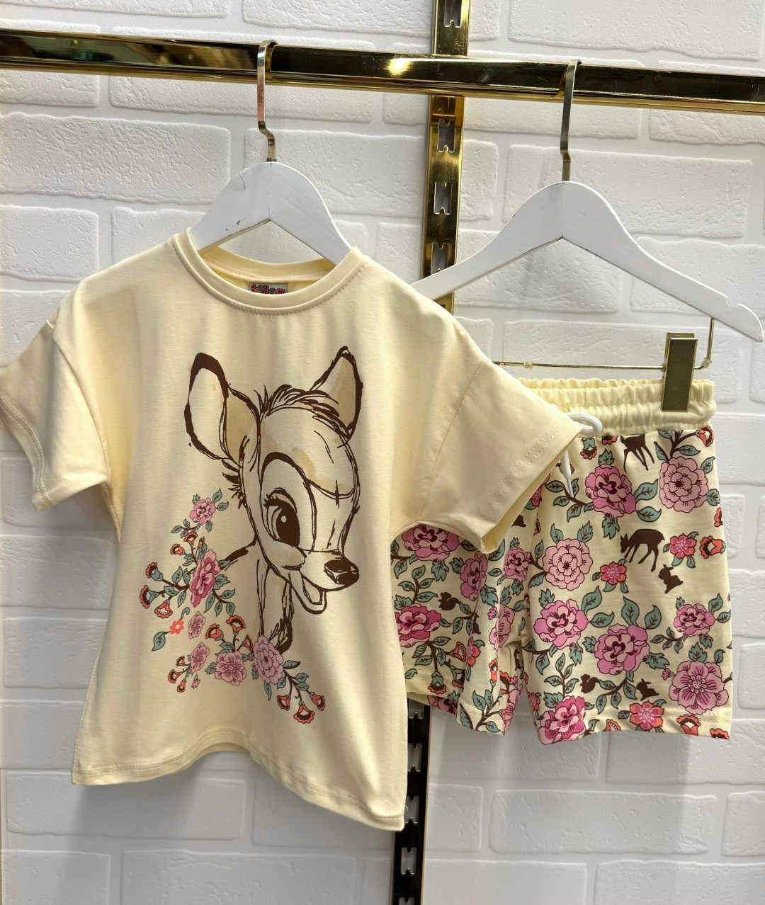 костюм бежевый,,комплект одежды девочке,детские костюмы,костюм молочный