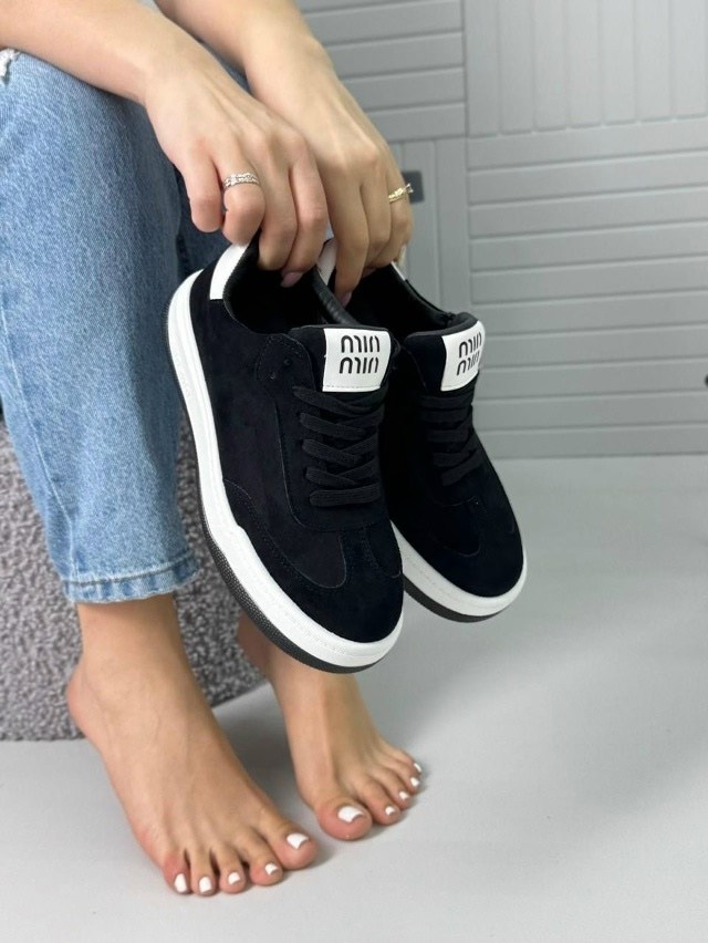 ,кроссовки женскиe,спортивная ,черные кроссовки,кроссовка