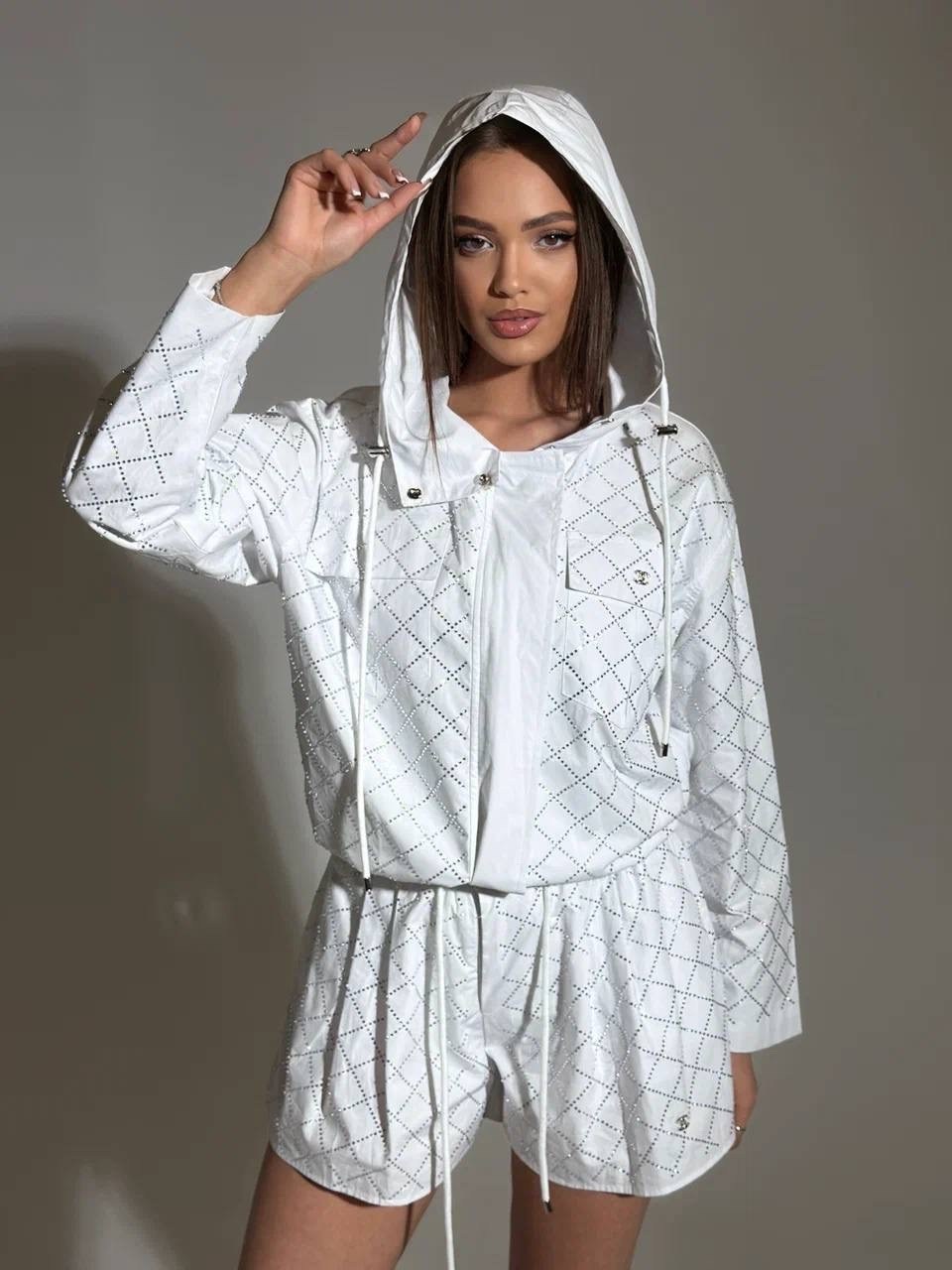 белые костюмы,костюм с шортам,костюмы женские,