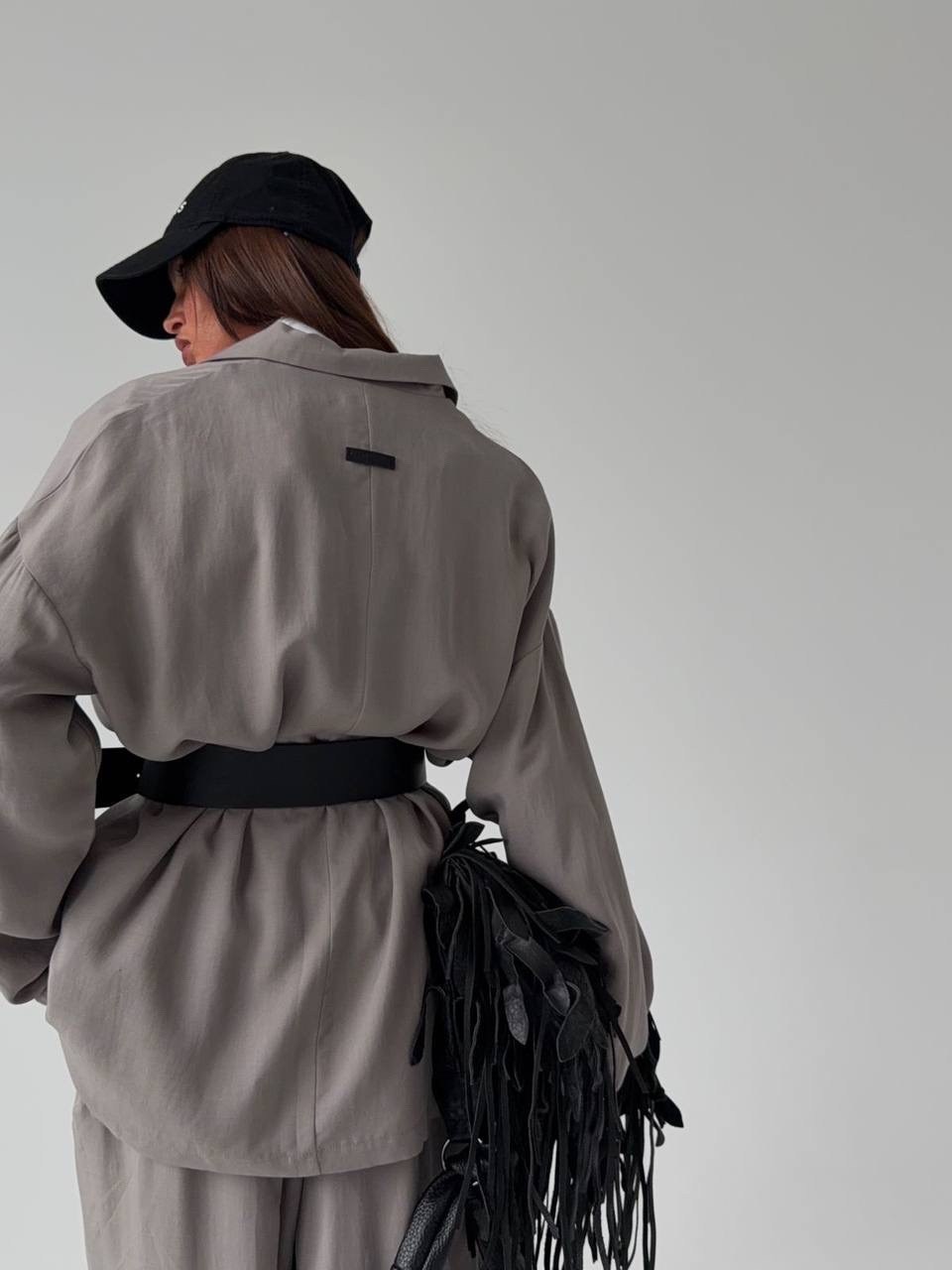 стильные костюмы,брючный костюм,костюм стиль,серый брючный костюм