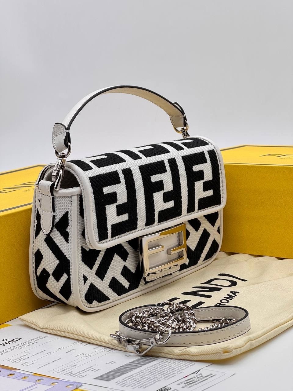 женская сумка fendi,cумка fendi,fendi сумка на плечо,fendi сумка на плечо кросс-боди,сумка на плечо
