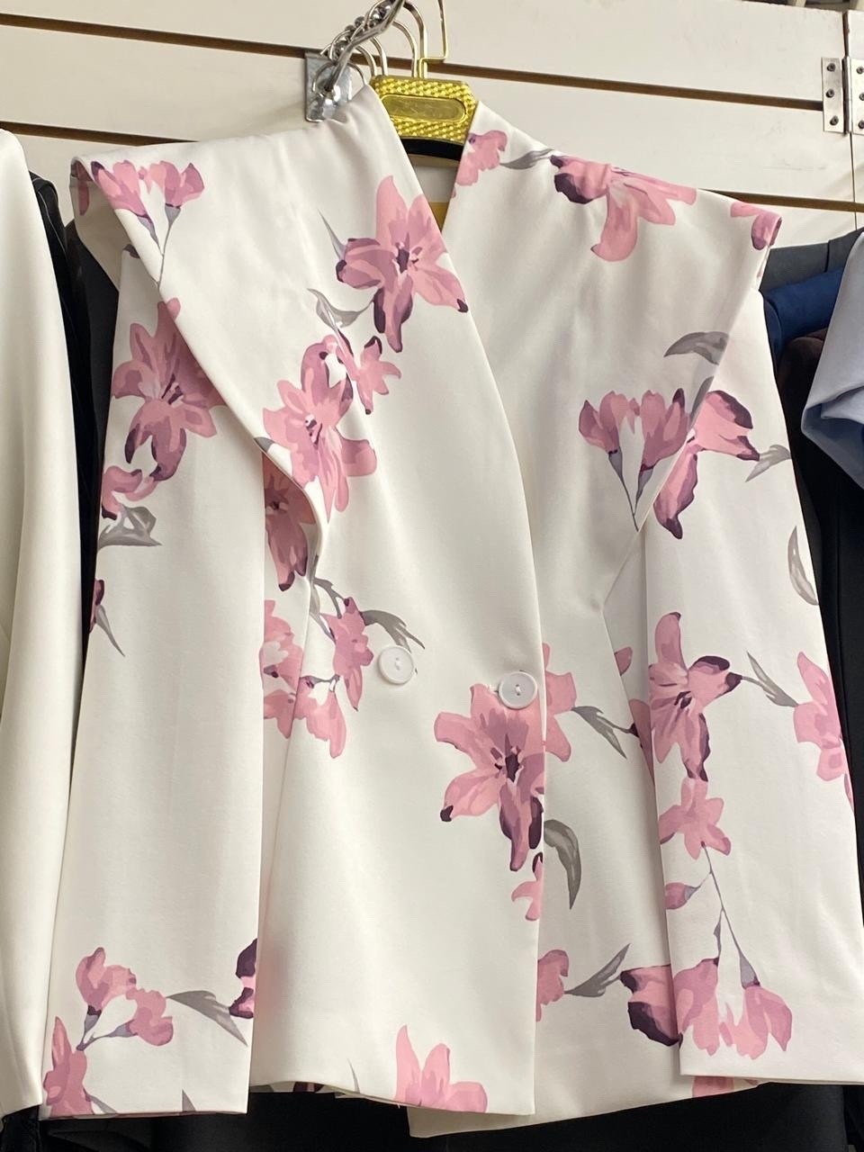 пиджак,пиджак приталенный,пиджак женский белый,жакет,женские пиджаки