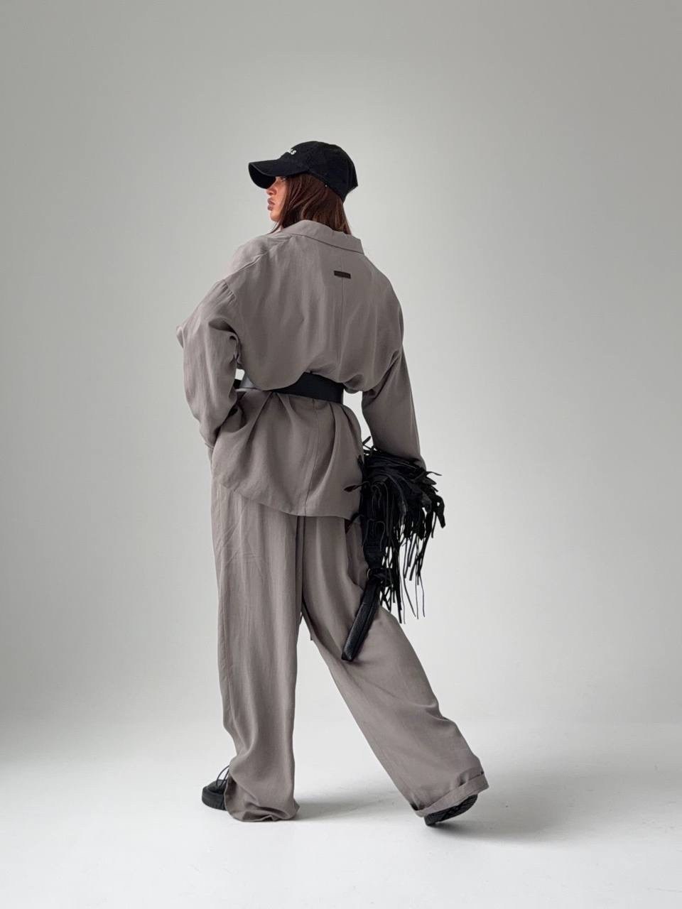 стильные костюмы,брючный костюм,костюм стиль,серый брючный костюм