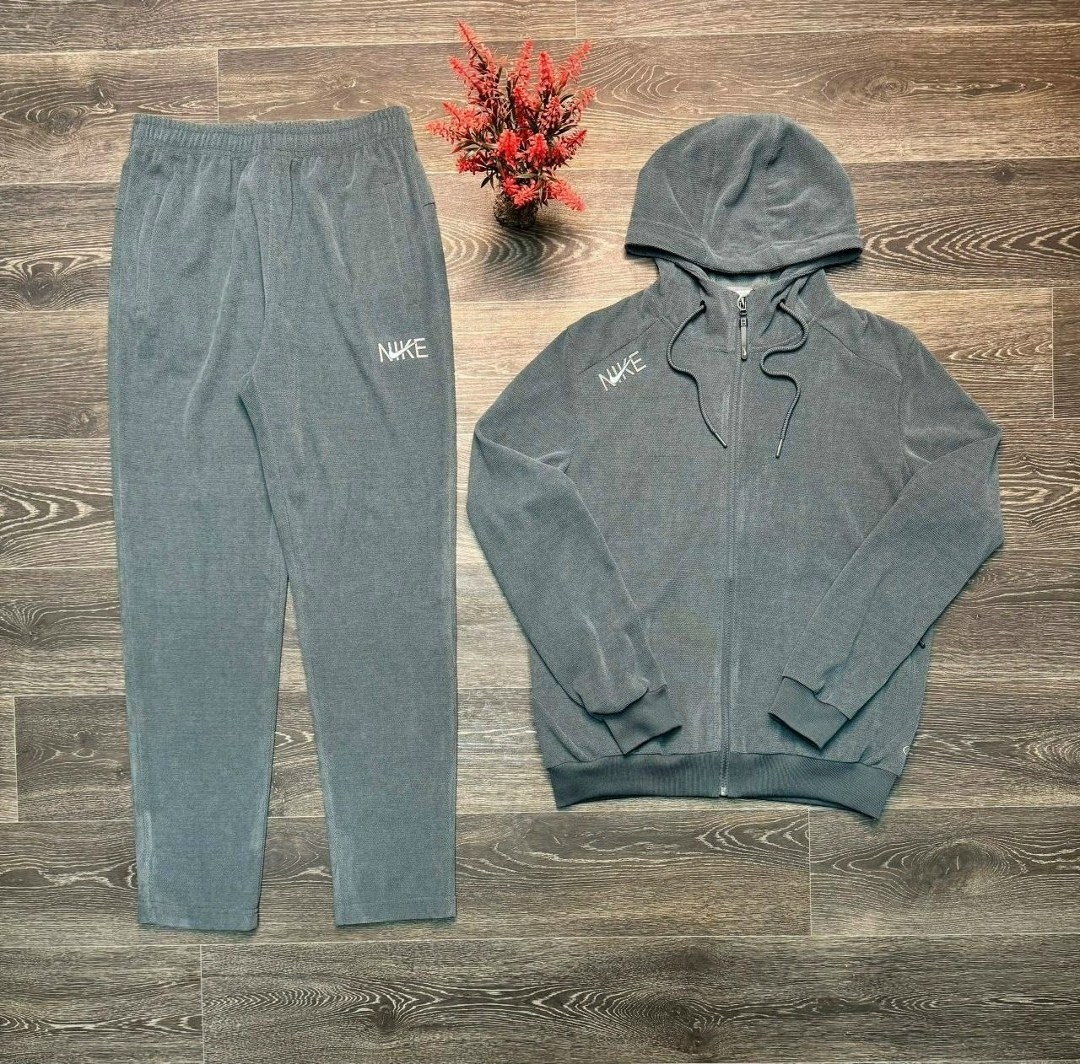 спортивные костюмы brunello cucinelli,костюм спортивный,спортивный костюм мужской,спортивный костюм для мужчин велюр,спортивные костюмы на флисе