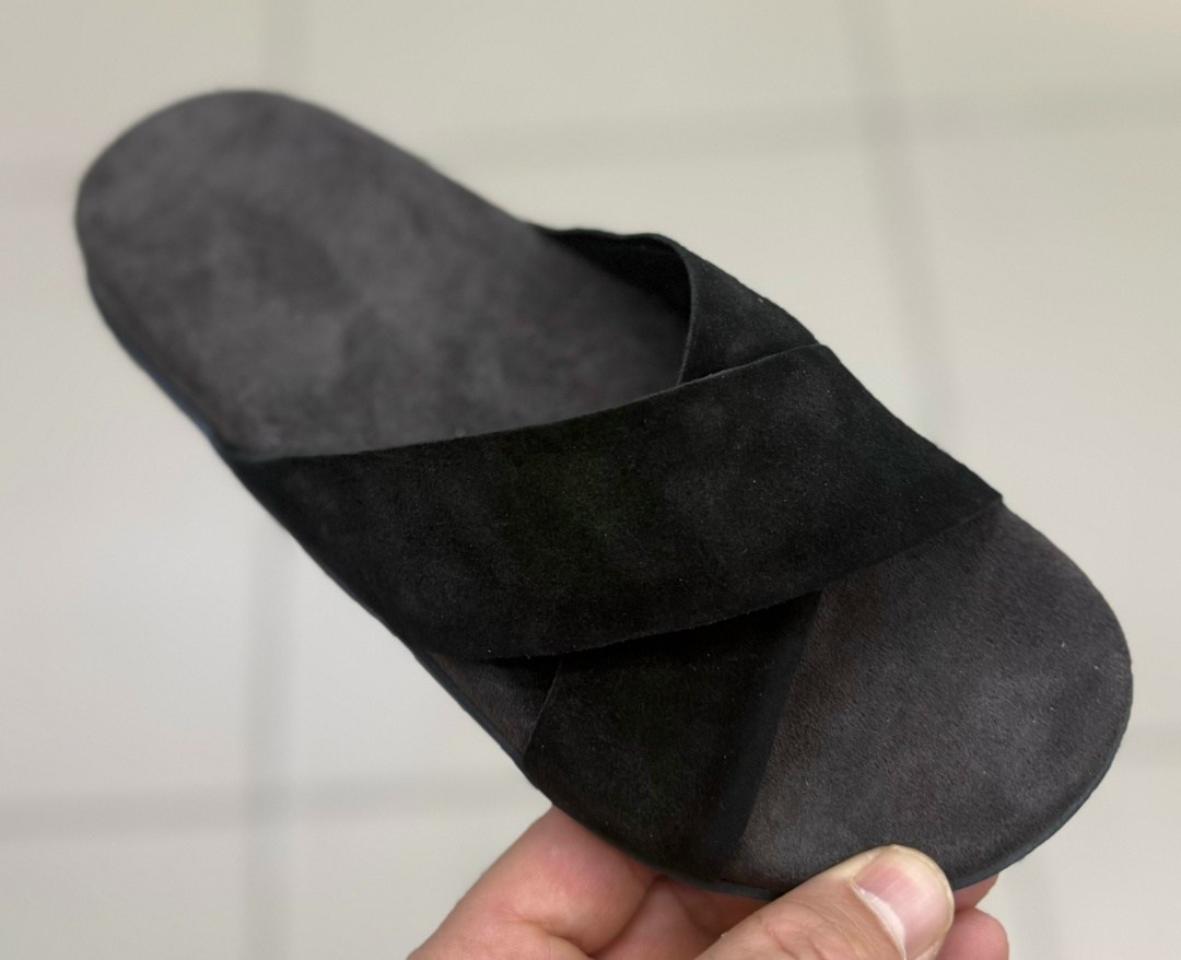 ,замшевые шлепанцы brunello cucinelli,тапочки домашние,тапочки модные,замшевые тапочки