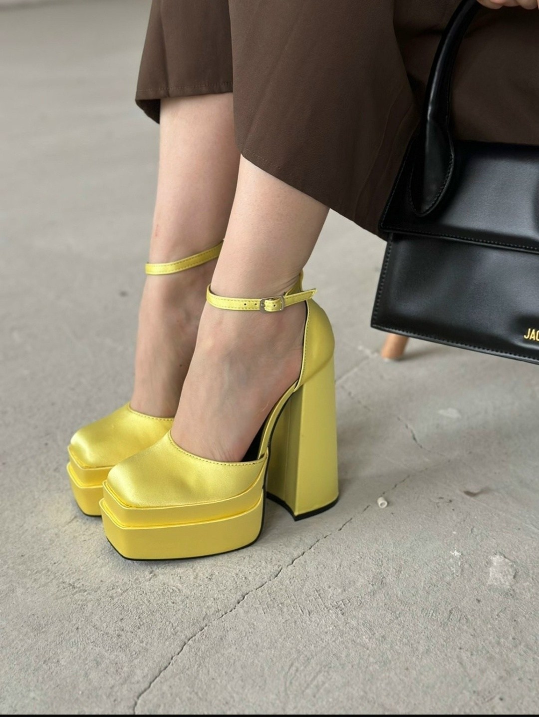 туфли на высоком каблуке,туфли женские,босоножки желтые с закрытым носом на каблуке с платформой атласные,каблуки на платформе,туфли на платформе