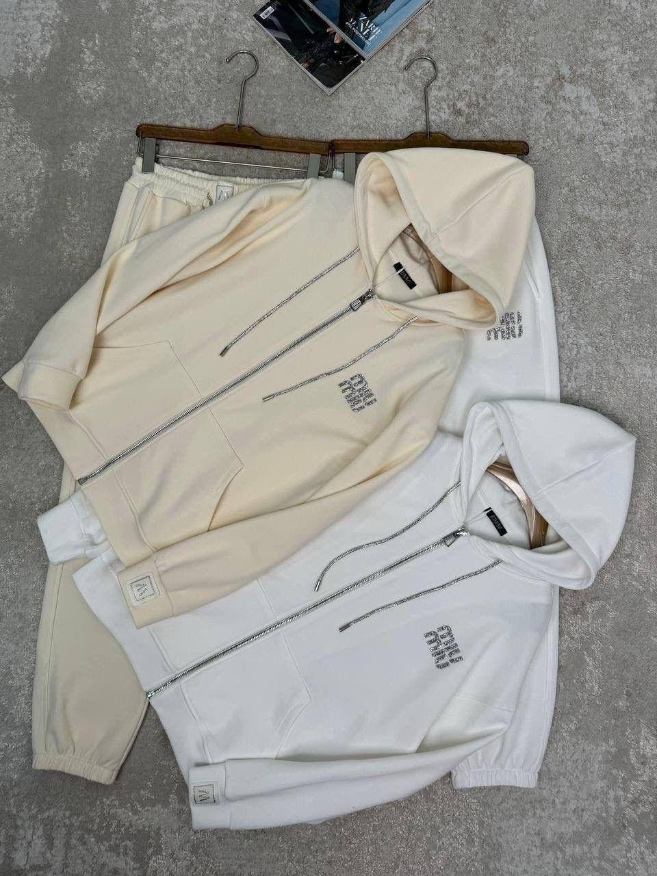 спортивный женский костюм,спортивный костюм,белый костюм женский на флисе,костюм на флисе,женский костюм спортивный на флисе