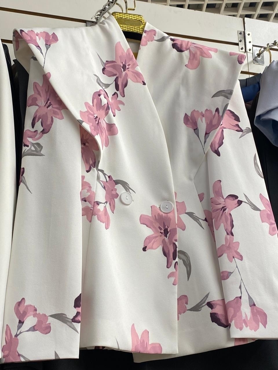 пиджак,пиджак приталенный,пиджак женский белый,жакет,женские пиджаки