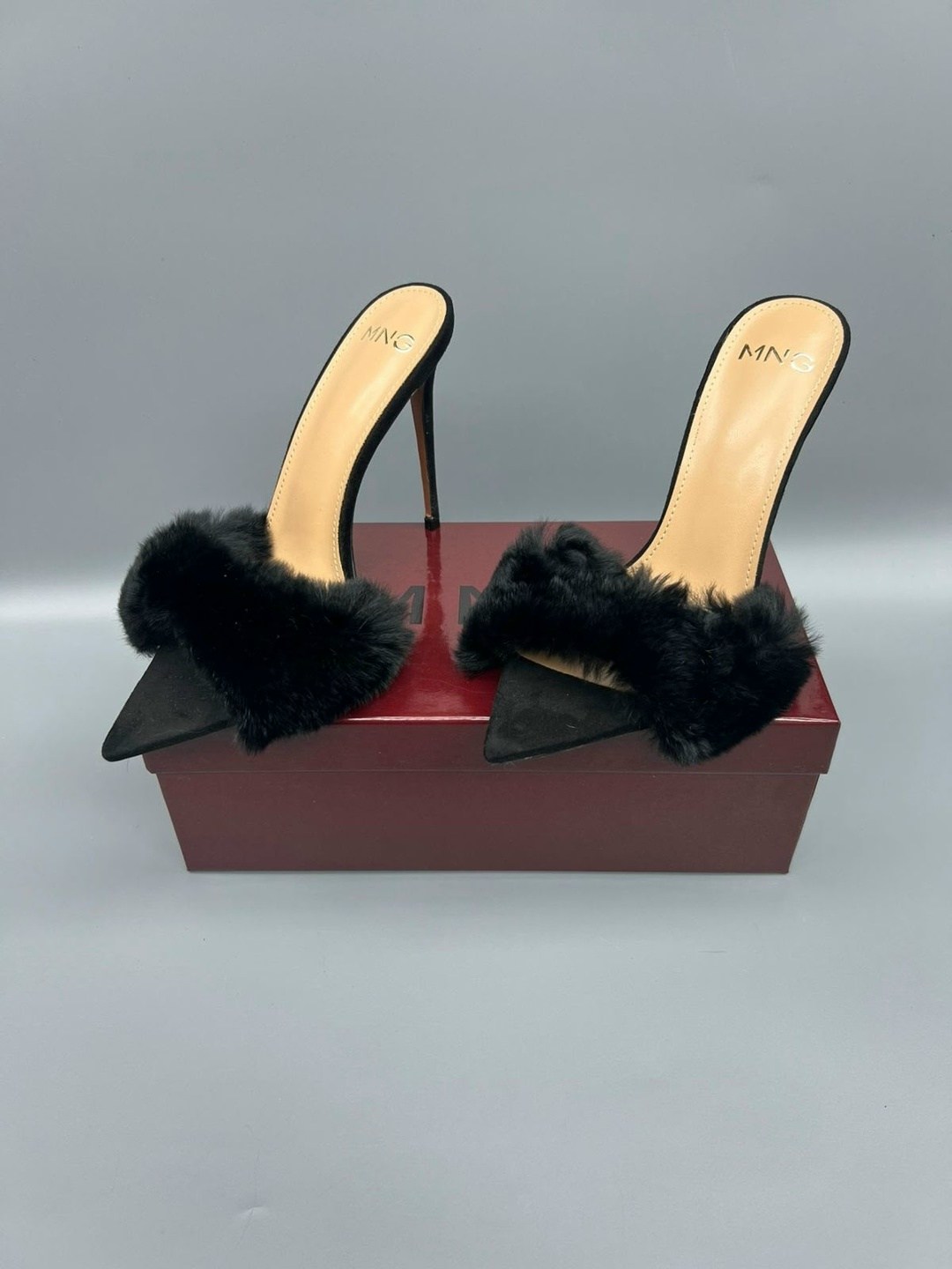 босоножки с мехом на каблуке,меховые босоножки,меховые туфли,меховые босоножки на высоком каблуке,тапочки на каблуке