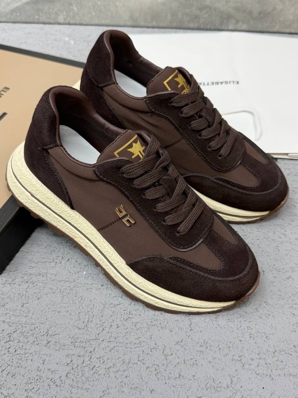 ,женские кроссовки,брендовые кроссовки,кроссовки мода,стильные кроссовки