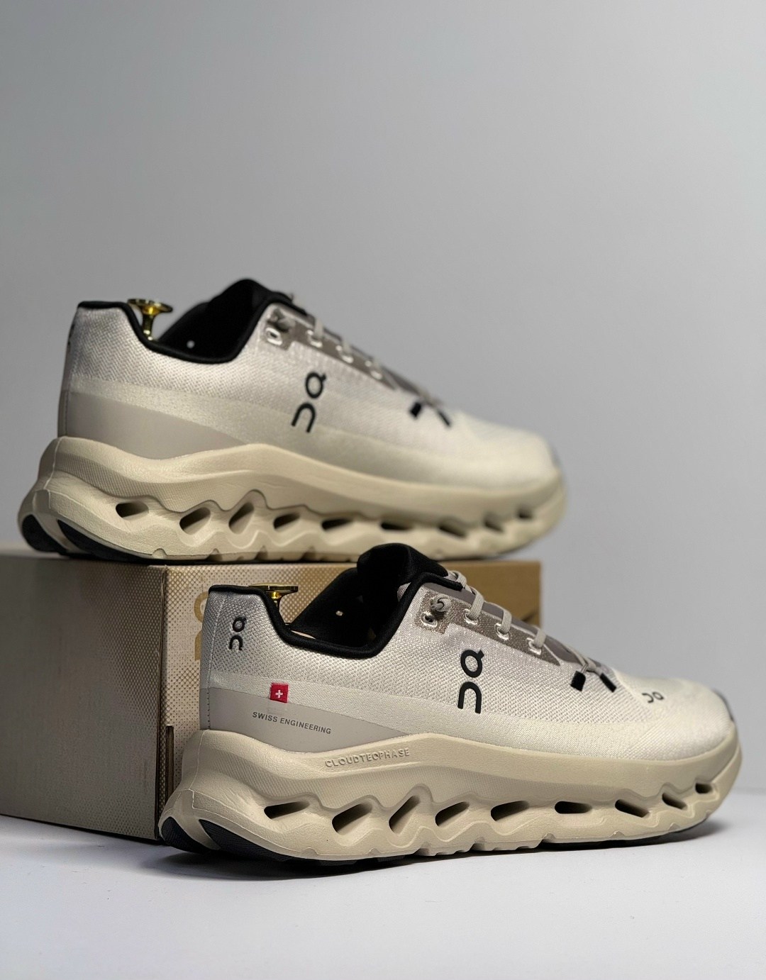 кроссовки,кроссовки on,женские кроссовки,оригинальные кроссовки,дышащие кроссовки